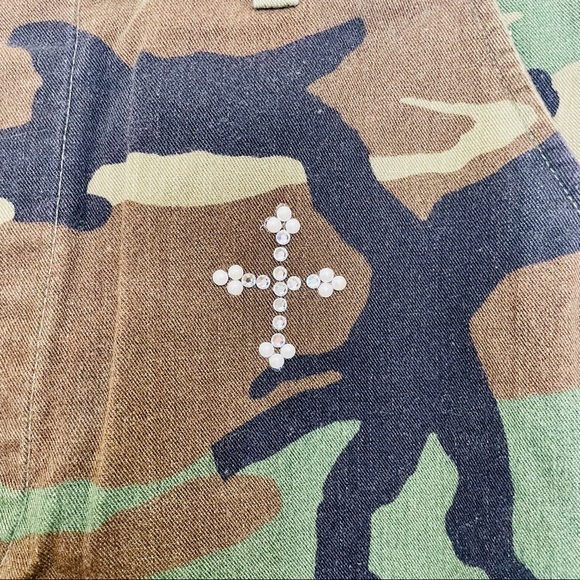"Get Your Camo On" Bejeweled Army Fatigue Pants with Swarovski Crystal Cross - Picture 3 of 8